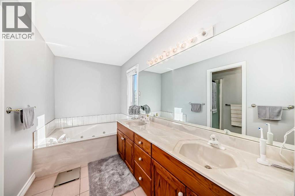 8 Signature Point Sw, Calgary, Alberta  T3H 2Y2 - Photo 26 - A2209299