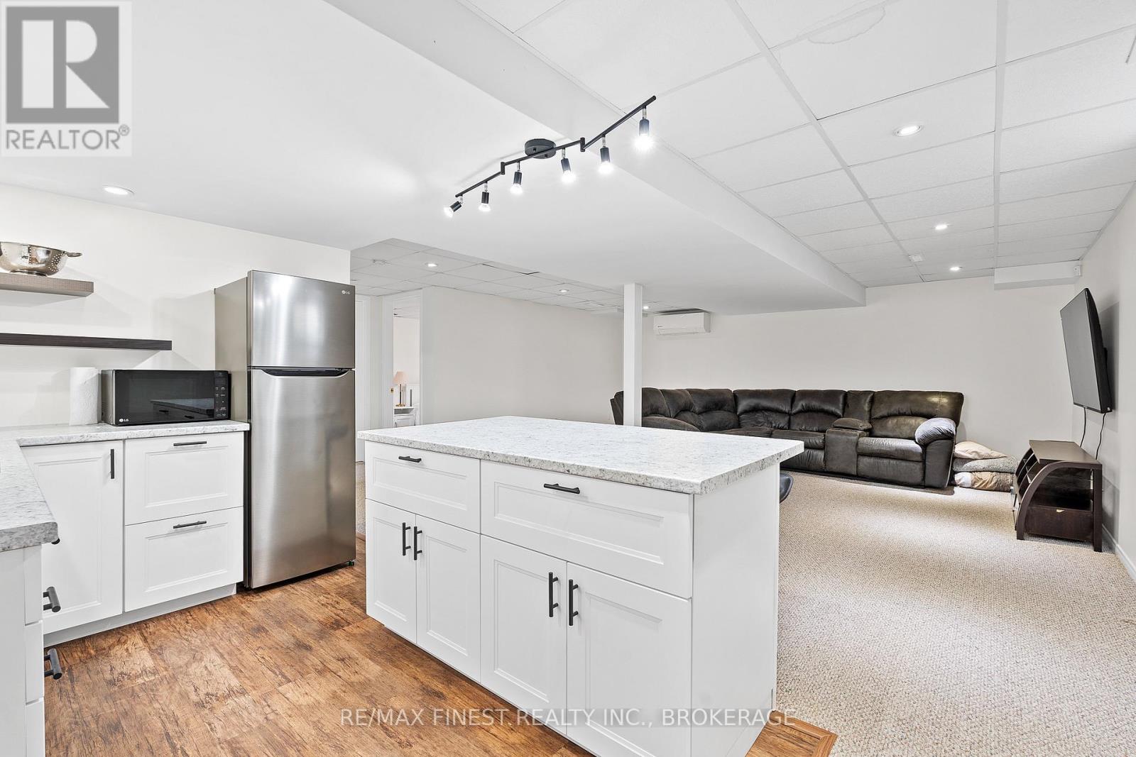995 Swanfield Street, Kingston, Ontario  K7M 0A6 - Photo 30 - X12368283