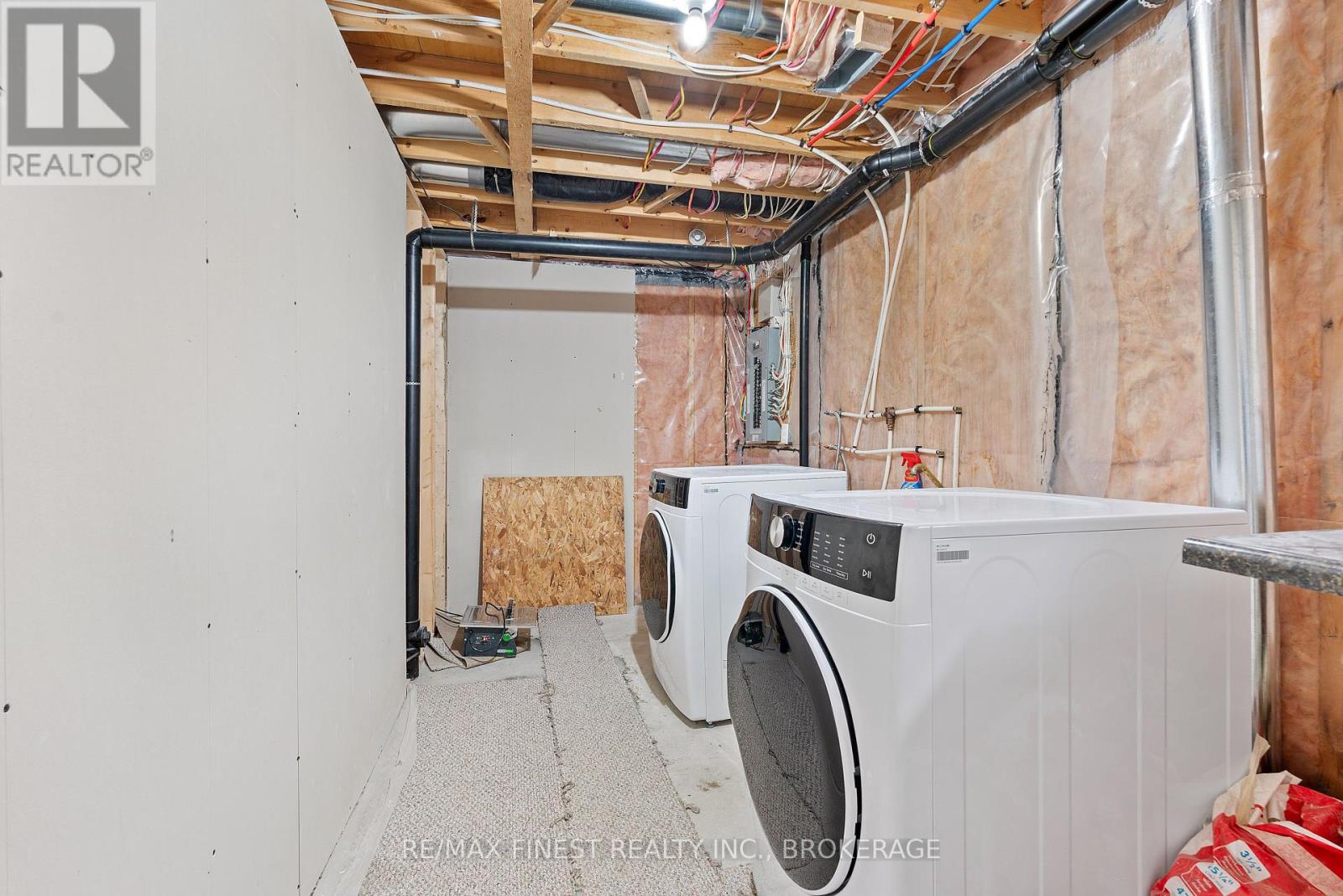995 Swanfield Street, Kingston, Ontario  K7M 0A6 - Photo 35 - X12368283