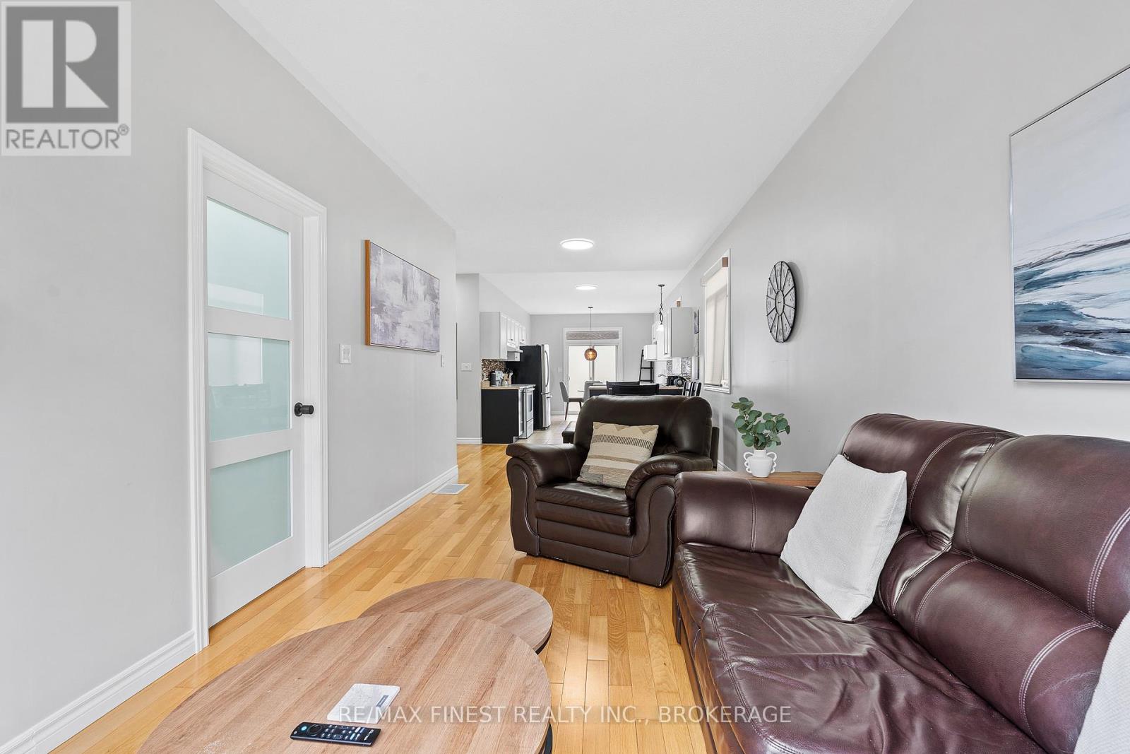 995 Swanfield Street, Kingston, Ontario  K7M 0A6 - Photo 7 - X12368283