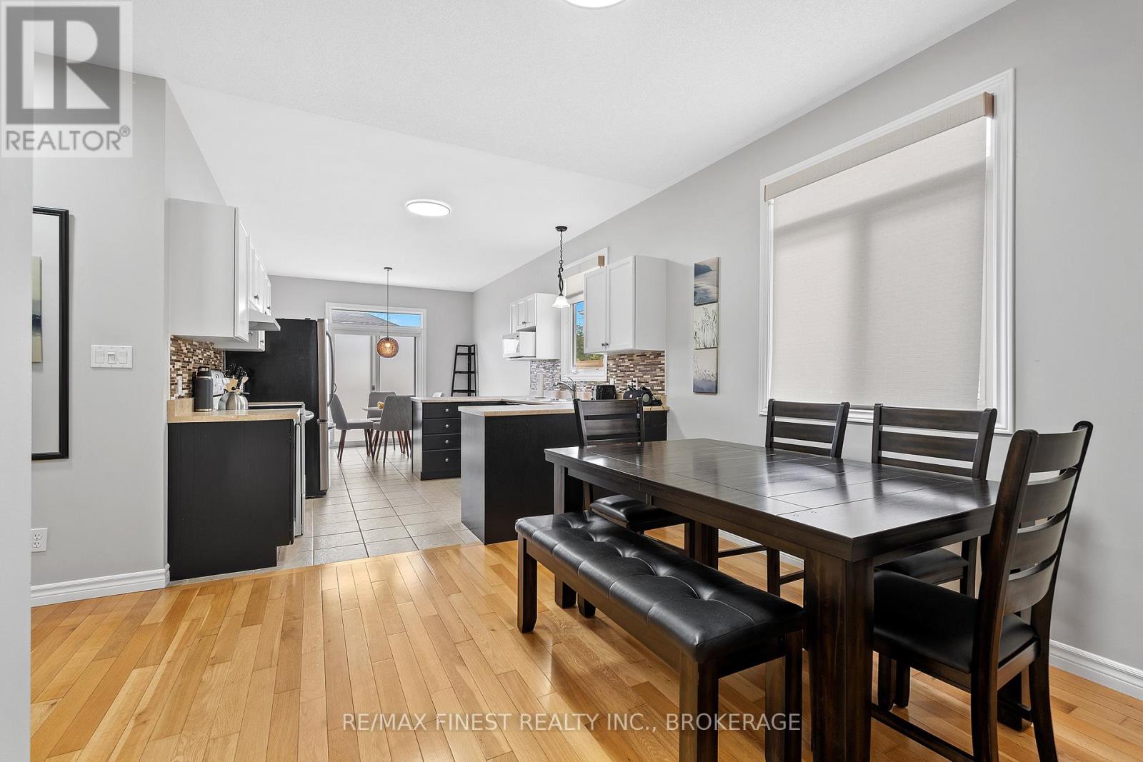 995 Swanfield Street, Kingston, Ontario  K7M 0A6 - Photo 8 - X12368283