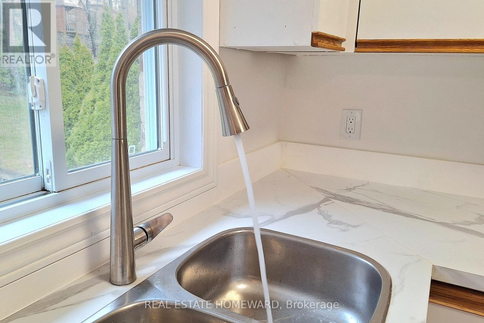Main - 24 Beckett Avenue, East Gwillimbury, Ontario  L9N 1E8 - Photo 15 - N12345867