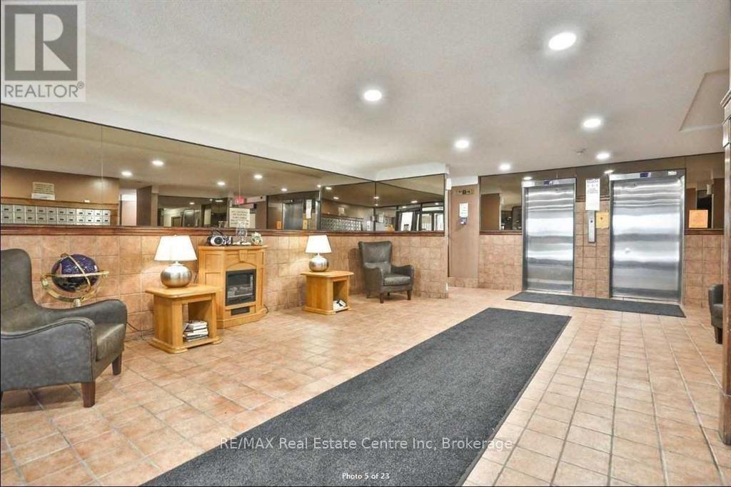 17 - 15 Albright Road N, Hamilton, Ontario  L8K 5J2 - Photo 2 - X12368278