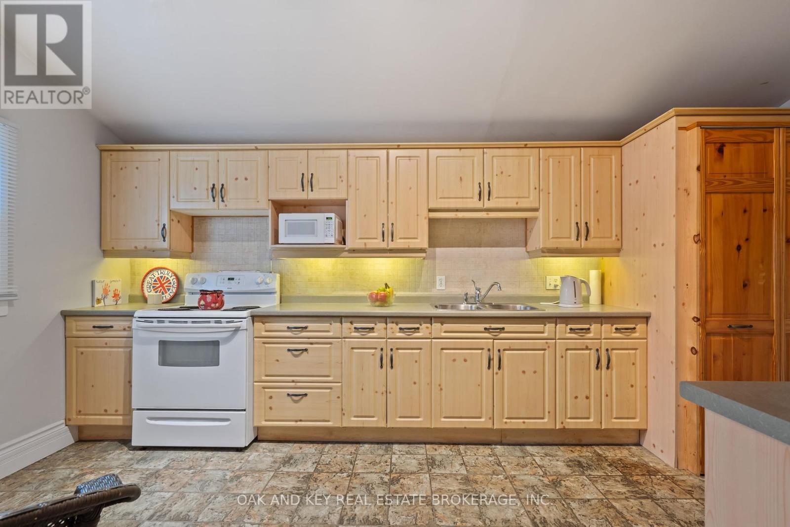 46342 Sparta Line, Central Elgin, Ontario  N0L 2H0 - Photo 29 - X12368308