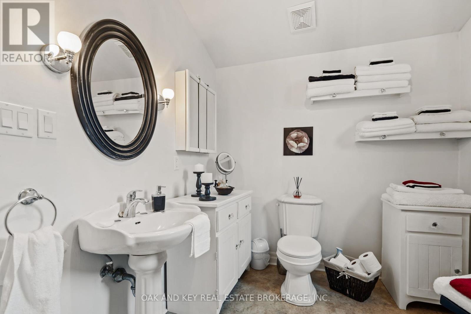 46342 Sparta Line, Central Elgin, Ontario  N0L 2H0 - Photo 37 - X12368308