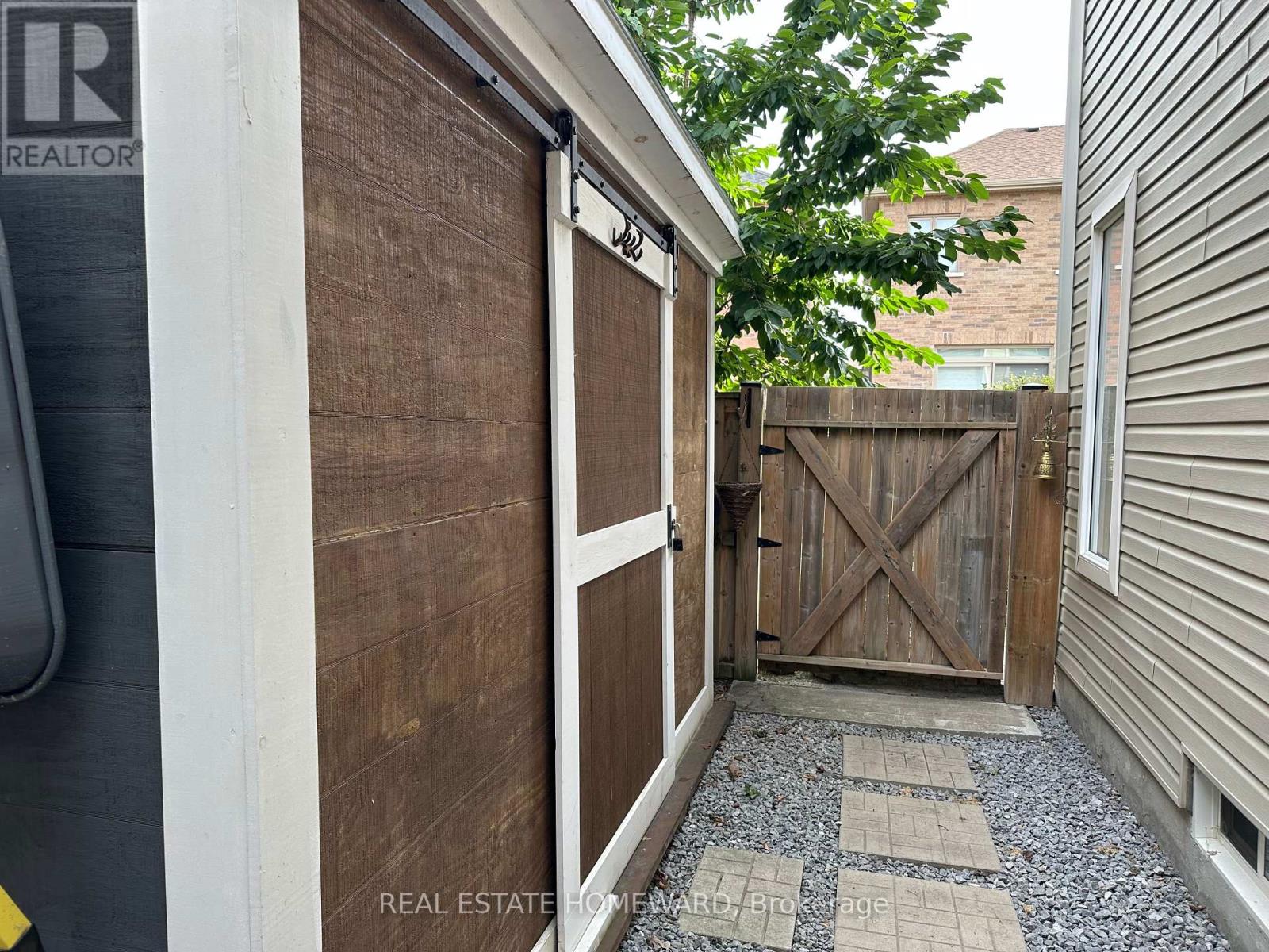 28 Bostock Drive, Georgina, Ontario  L4P 0E8 - Photo 27 - N12368242