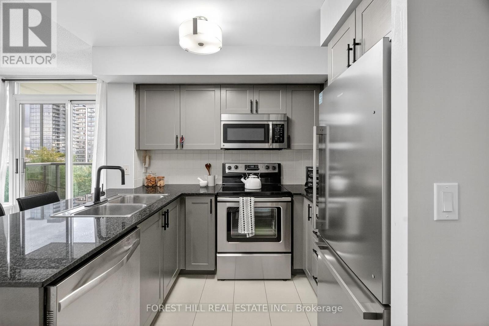 414 - 20 North Park Road, Vaughan, Ontario  L4J 0G7 - Photo 5 - N12368246
