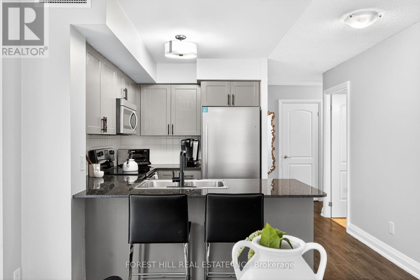 414 - 20 North Park Road, Vaughan, Ontario  L4J 0G7 - Photo 9 - N12368246