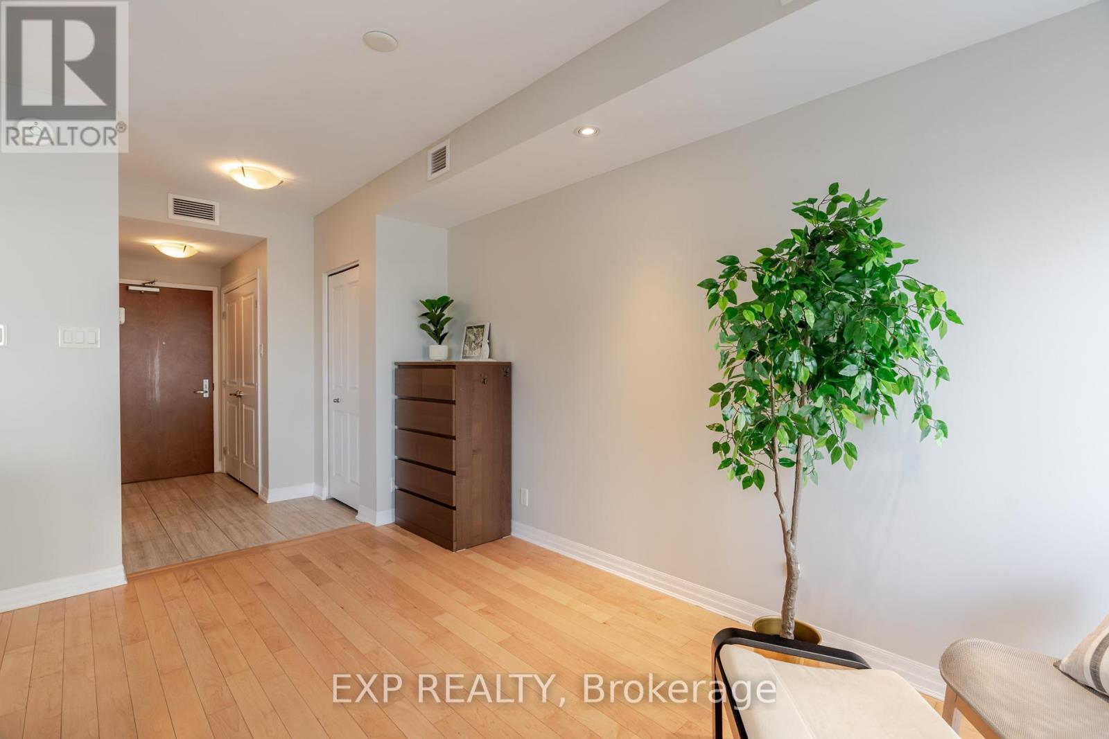 2308 - 242 Rideau Street, Ottawa, Ontario  K1N 0B7 - Photo 5 - X12368350