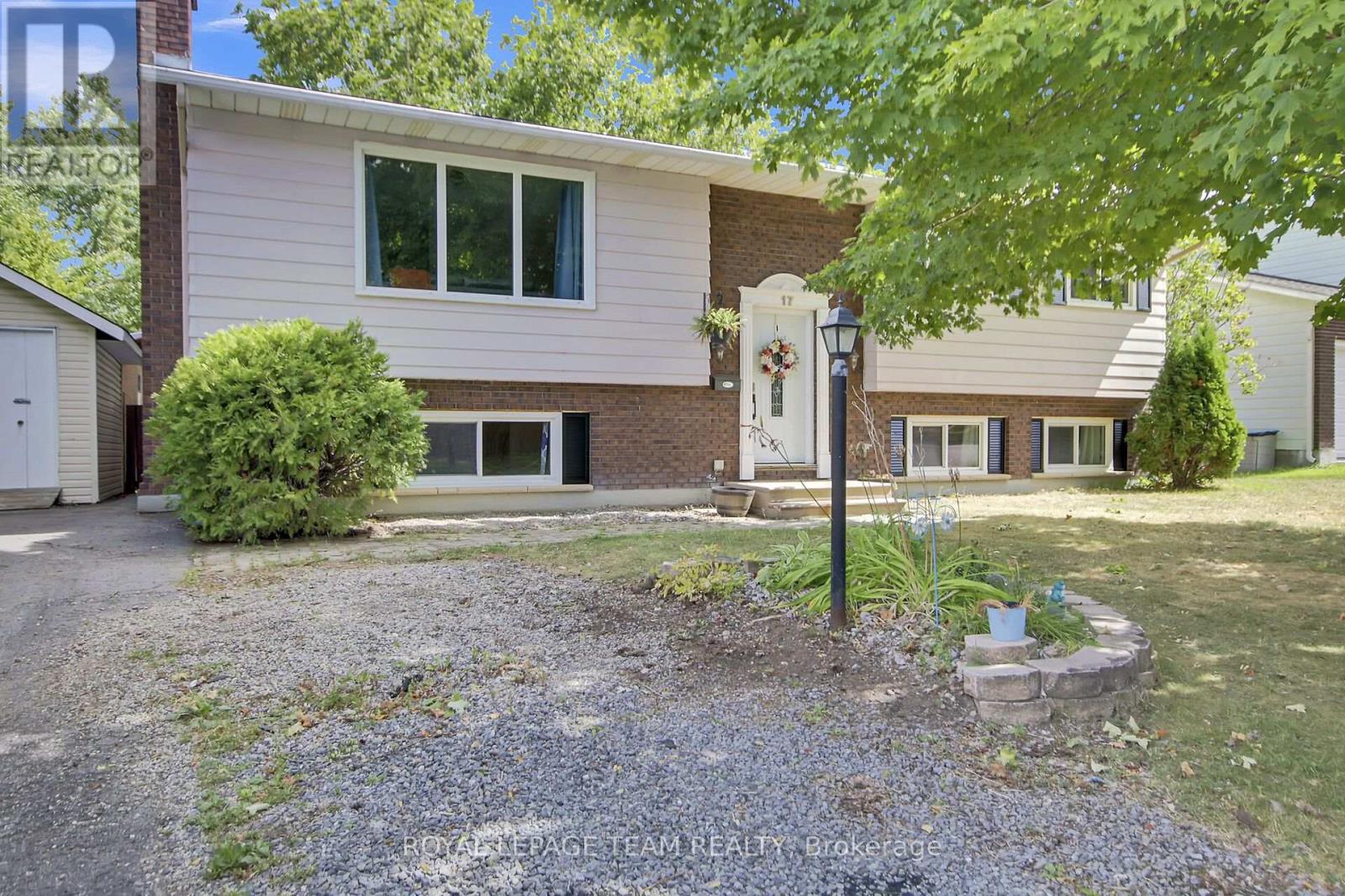 17 Owlshead Rd Road, Ottawa, Ontario  K0A 3P0 - Photo 2 - X12368362