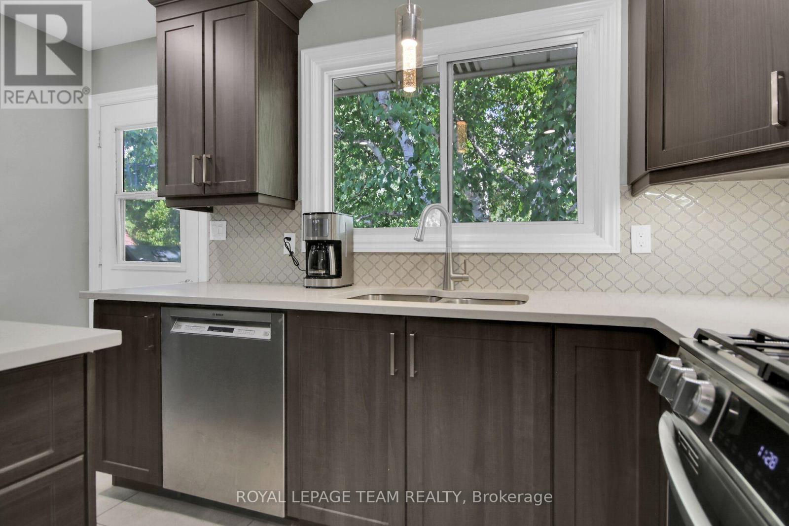 17 Owlshead Rd Road, Ottawa, Ontario  K0A 3P0 - Photo 4 - X12368362