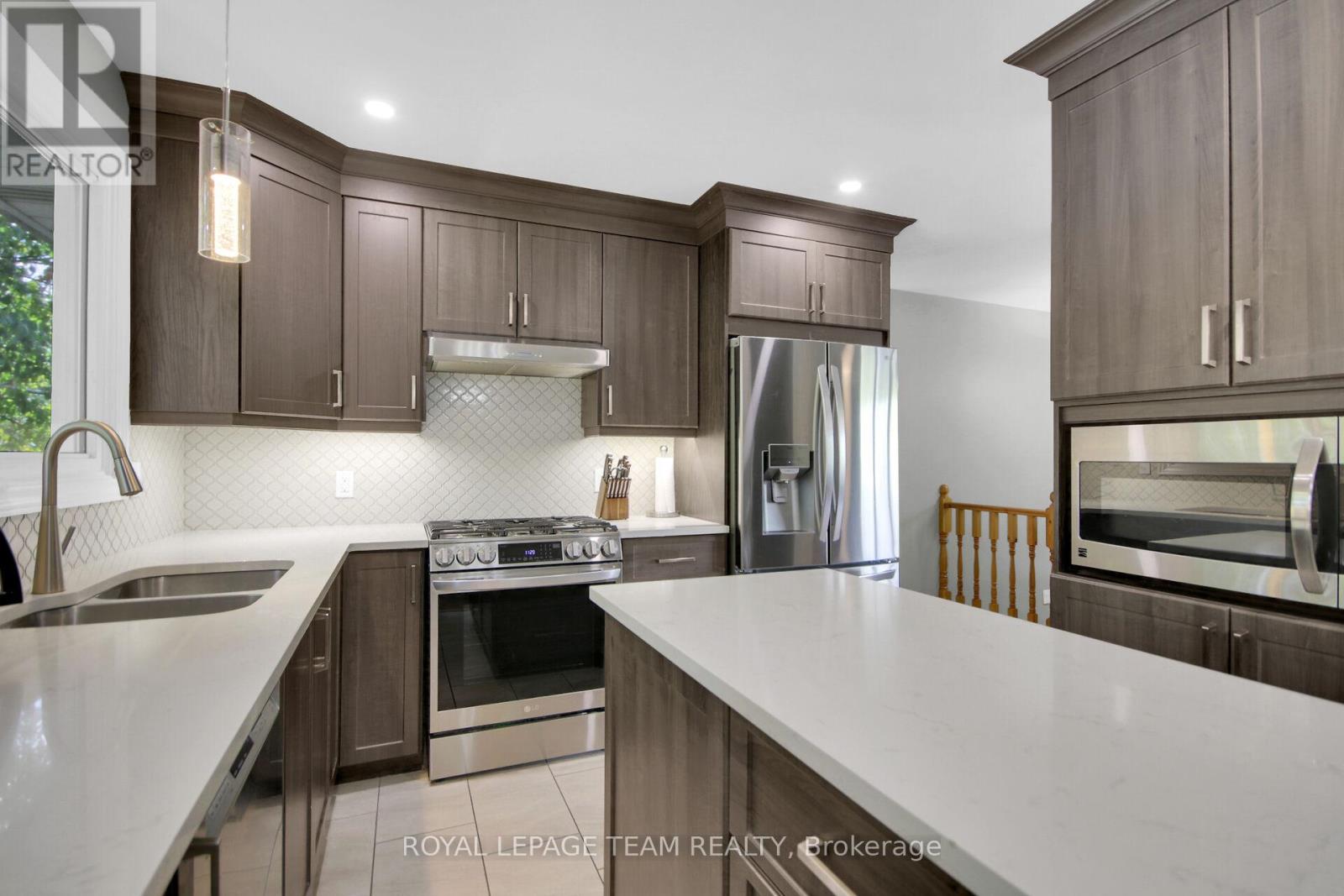 17 Owlshead Rd Road, Ottawa, Ontario  K0A 3P0 - Photo 8 - X12368362
