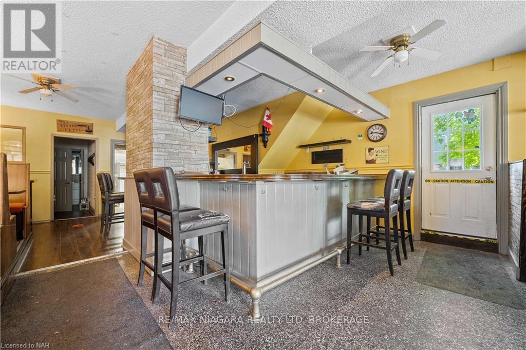 785 Canboro Road, Pelham, Ontario  L0S 1C0 - Photo 6 - X12368284
