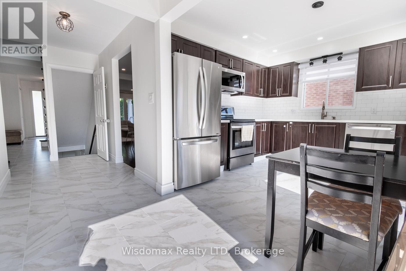 15 Capri Street, Thorold, Ontario  L2V 4W7 - Photo 10 - X12368324
