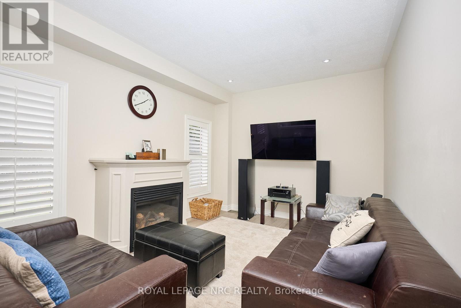27 Goldeye Drive, Hamilton, Ontario  L8E 6C2 - Photo 13 - X12368378