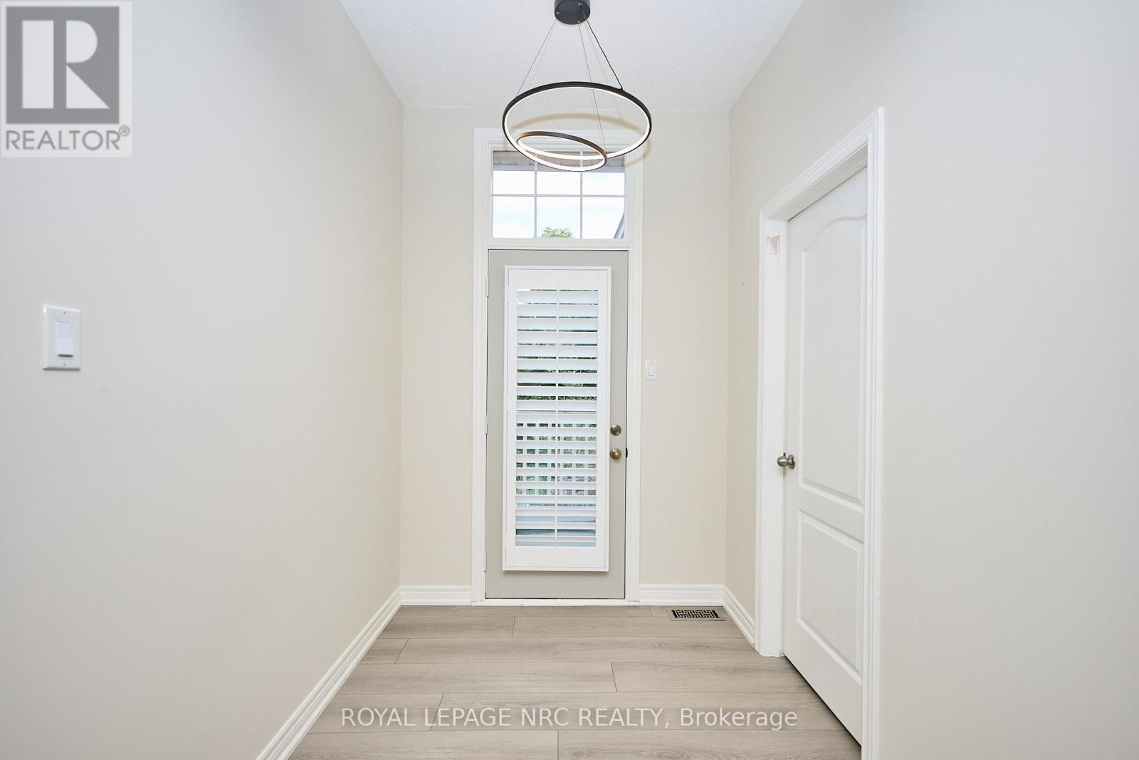 27 Goldeye Drive, Hamilton, Ontario  L8E 6C2 - Photo 22 - X12368378
