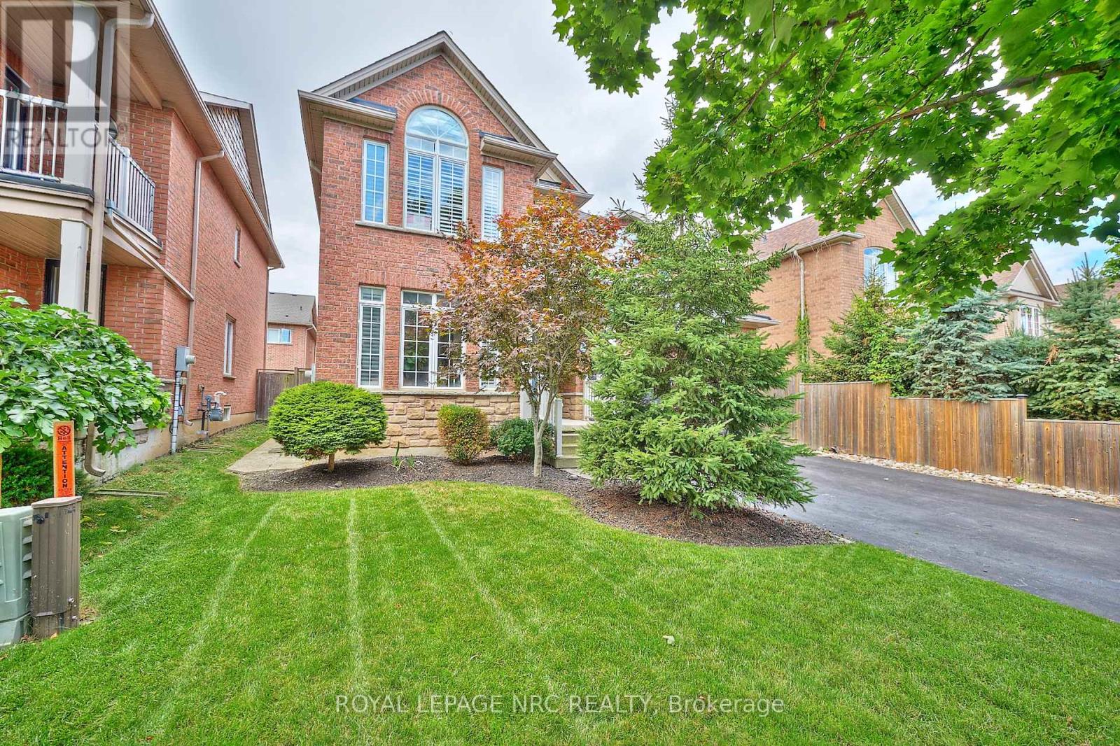 27 Goldeye Drive, Hamilton, Ontario  L8E 6C2 - Photo 3 - X12368378