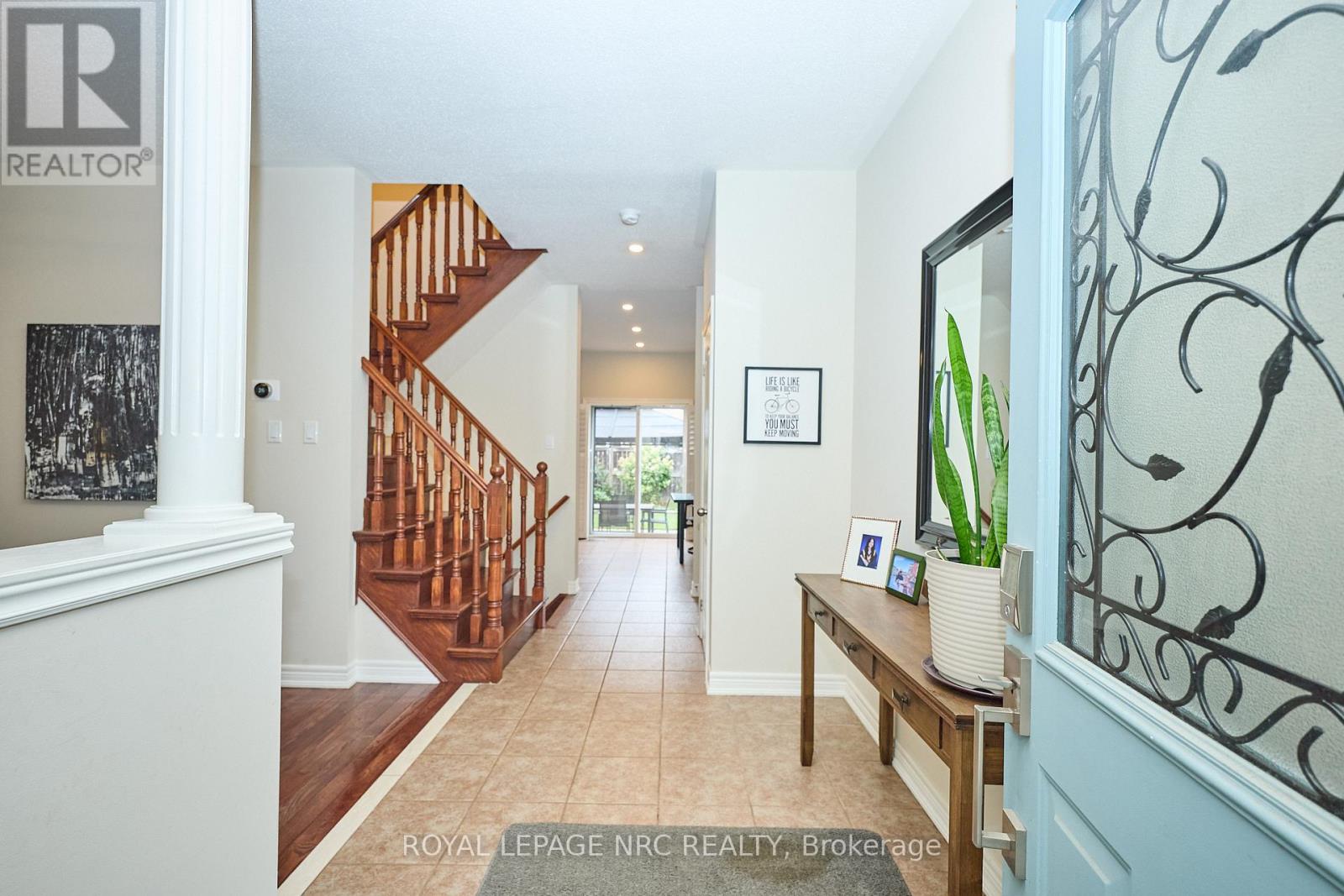 27 Goldeye Drive, Hamilton, Ontario  L8E 6C2 - Photo 4 - X12368378