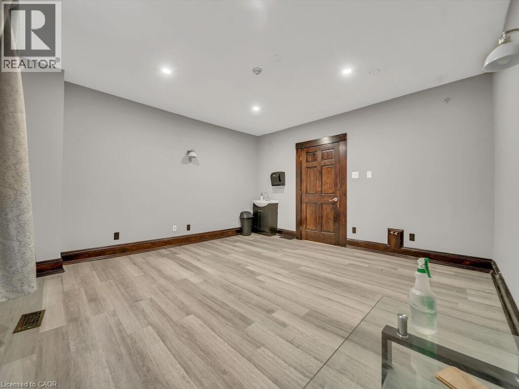 561 Queen Street S, Kitchener, Ontario  N2G 1W9 - Photo 14 - 40763110