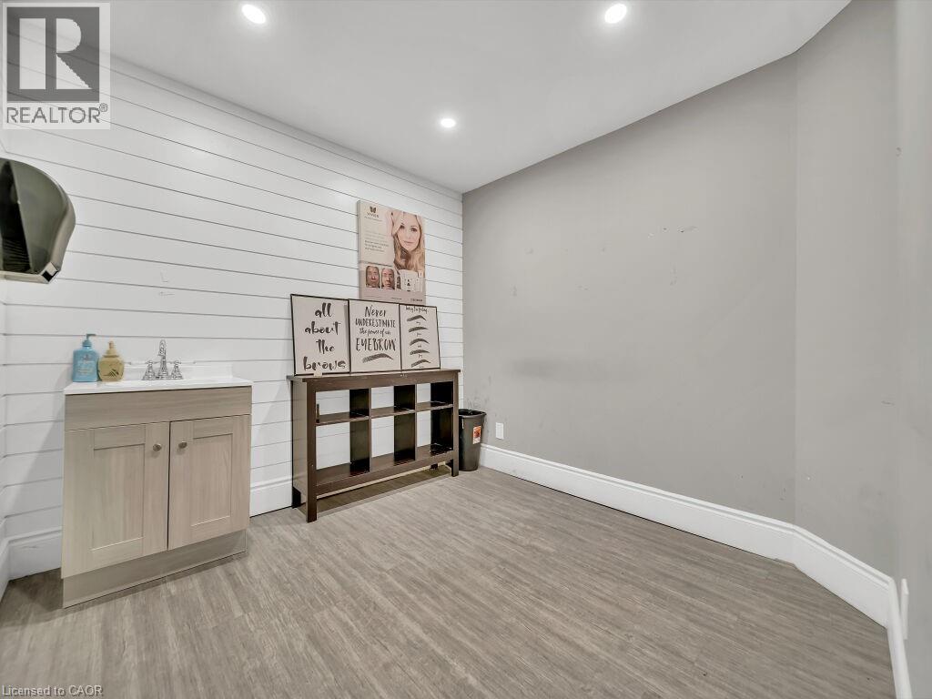 561 Queen Street S, Kitchener, Ontario  N2G 1W9 - Photo 15 - 40763110