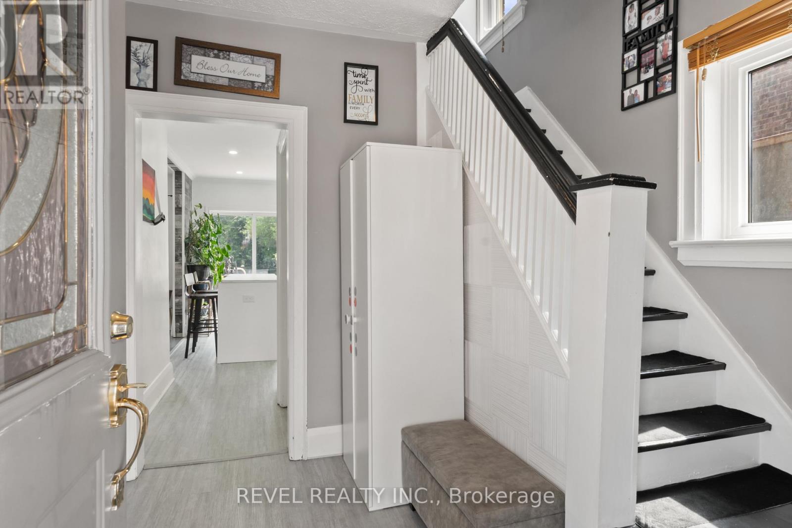 325 Ritson Road S, Oshawa, Ontario  L1H 5J3 - Photo 3 - E12368293