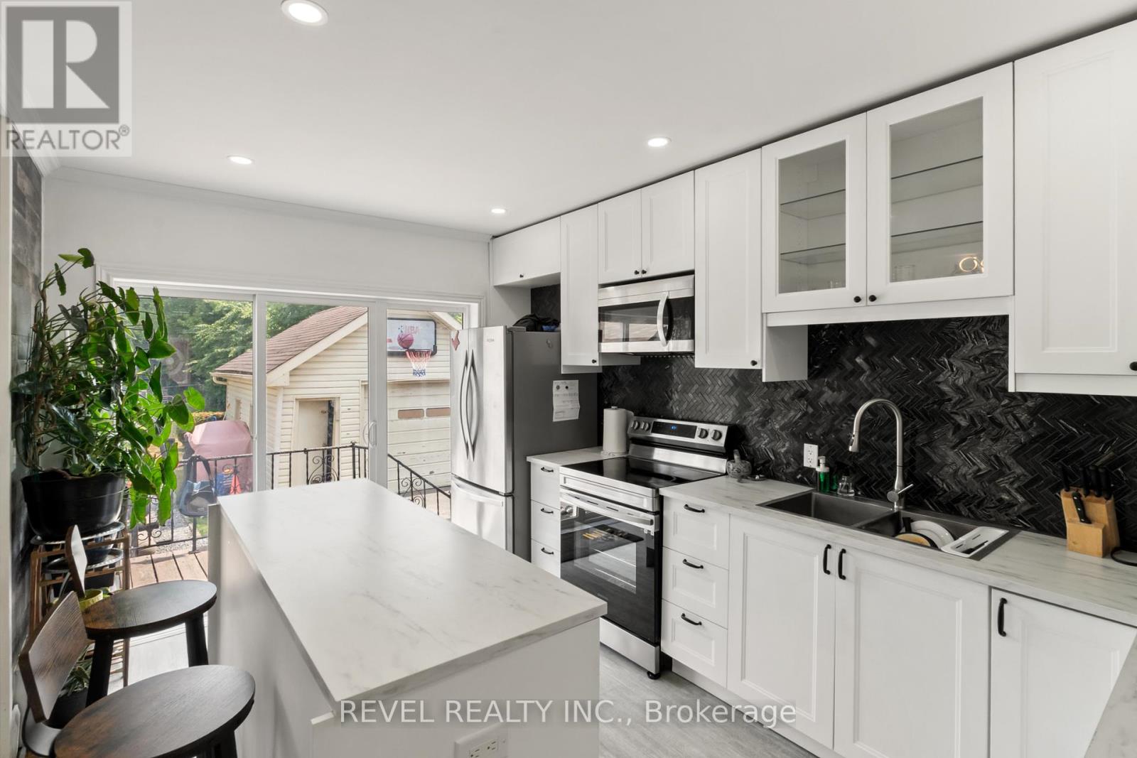 325 Ritson Road S, Oshawa, Ontario  L1H 5J3 - Photo 6 - E12368293
