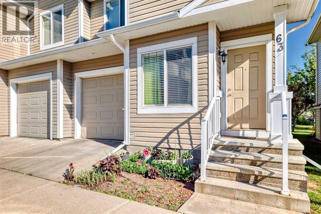 Property at 63 Bridleridge Manor SW image 2