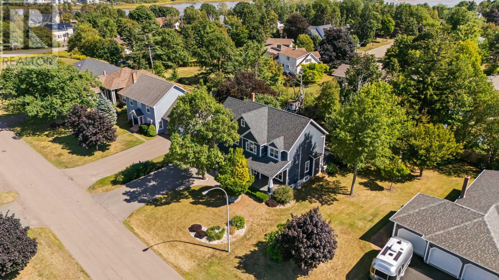 Property at 76 HUNTERS CREEK Drive image 2