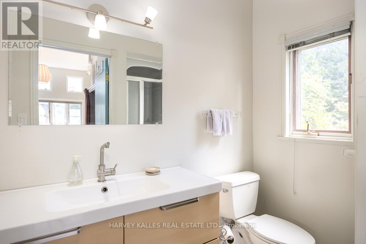 607 Cedarvale Drive, Innisfil, Ontario  L9S 4L1 - Photo 32 - N12368276