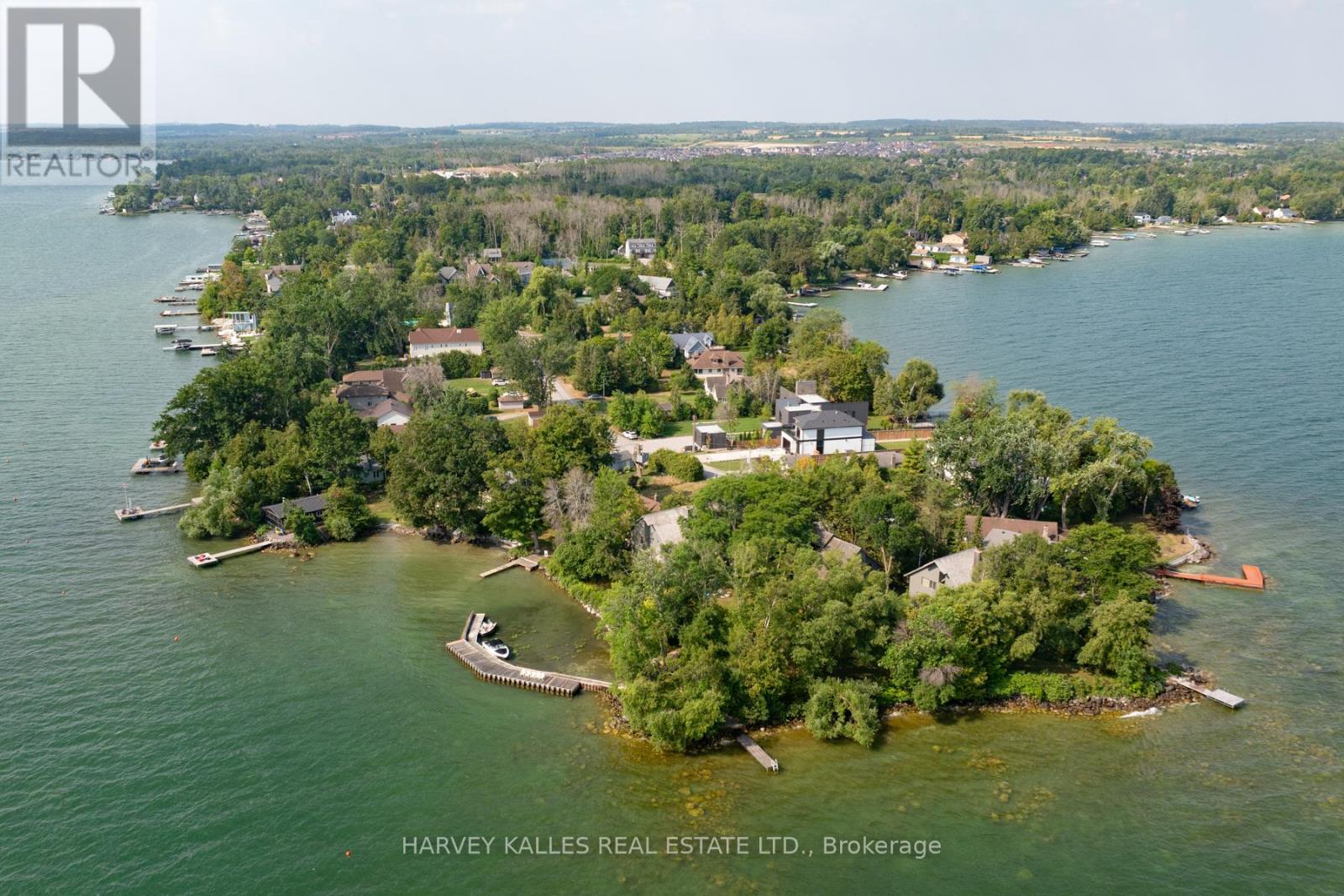 607 Cedarvale Drive, Innisfil, Ontario  L9S 4L1 - Photo 9 - N12368276
