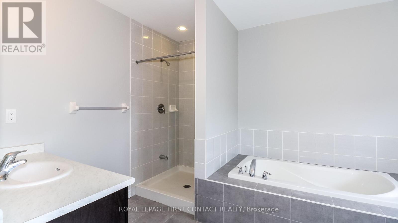 53 Mondial Crescent, East Gwillimbury, Ontario  L9N 0S2 - Photo 25 - N12368383