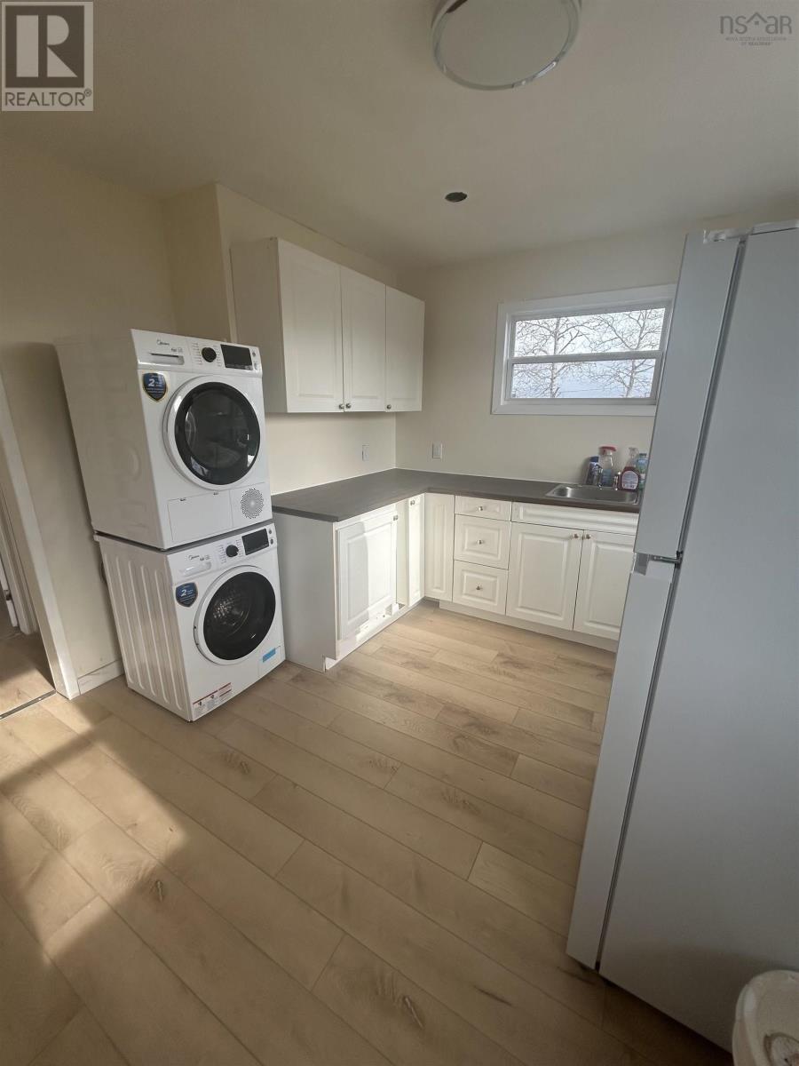 721 Highway 2, Elmsdale, Nova Scotia  B2S 1A8 - Photo 3 - 202517071