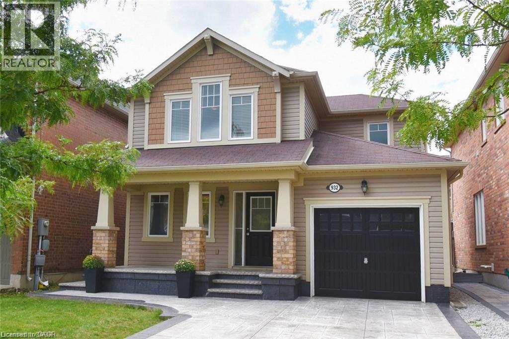 <h3>$1,050,000</h3><p>932 Rigo Crossing, Milton, Ontario</p>