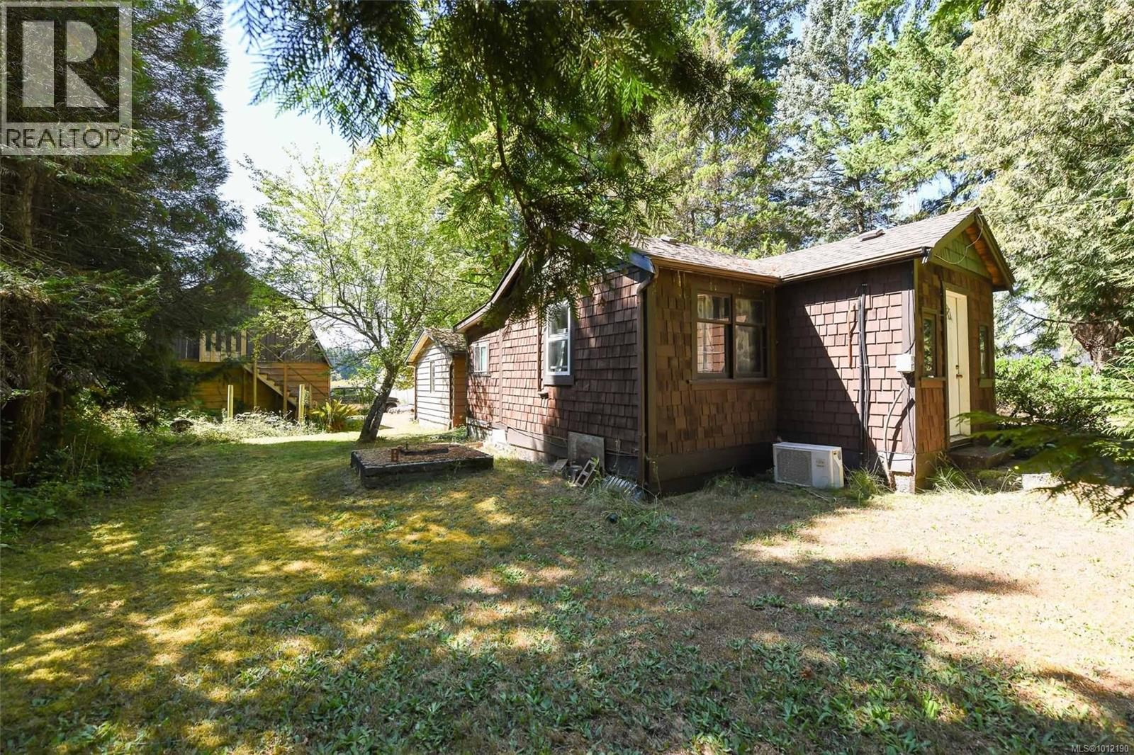 5835 Island Hwy N, Courtenay, British Columbia