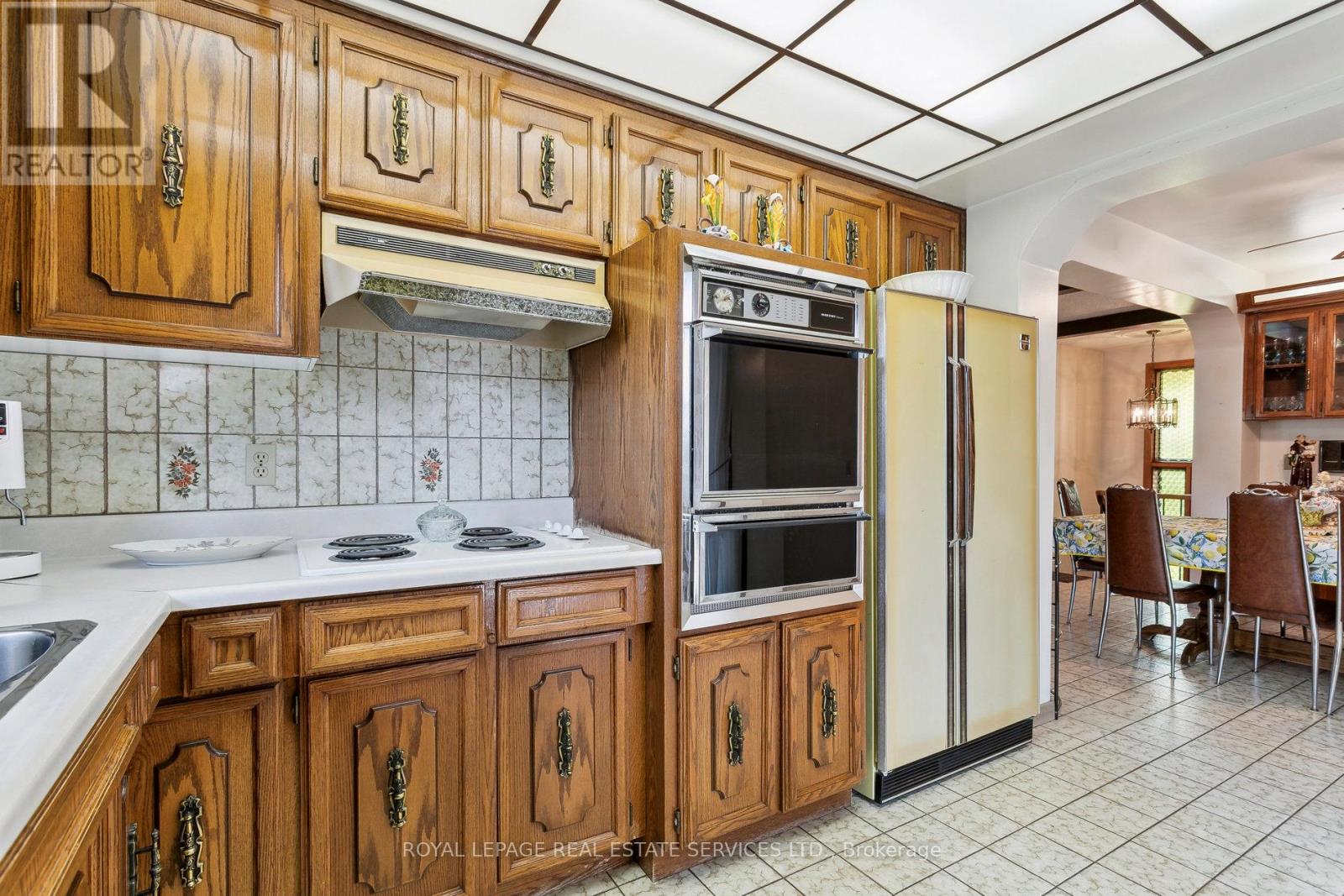 28 Cornelius Parkway, Toronto, Ontario  M6L 2K3 - Photo 22 - W12368358