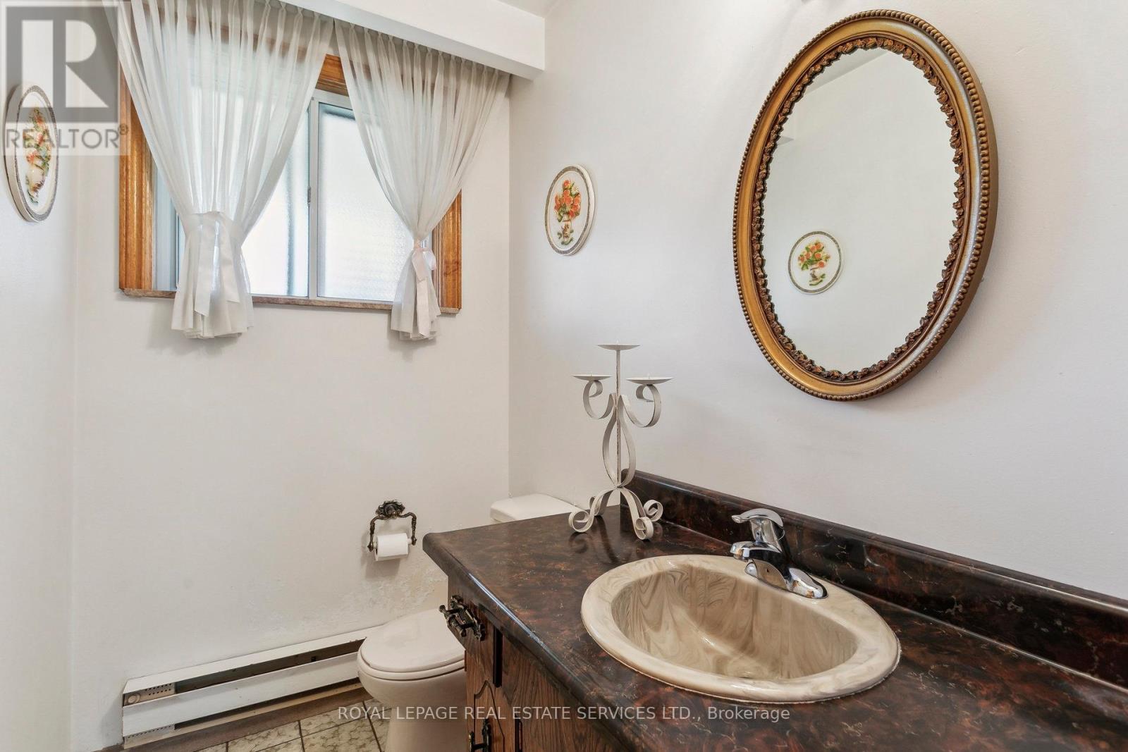 28 Cornelius Parkway, Toronto, Ontario  M6L 2K3 - Photo 27 - W12368358
