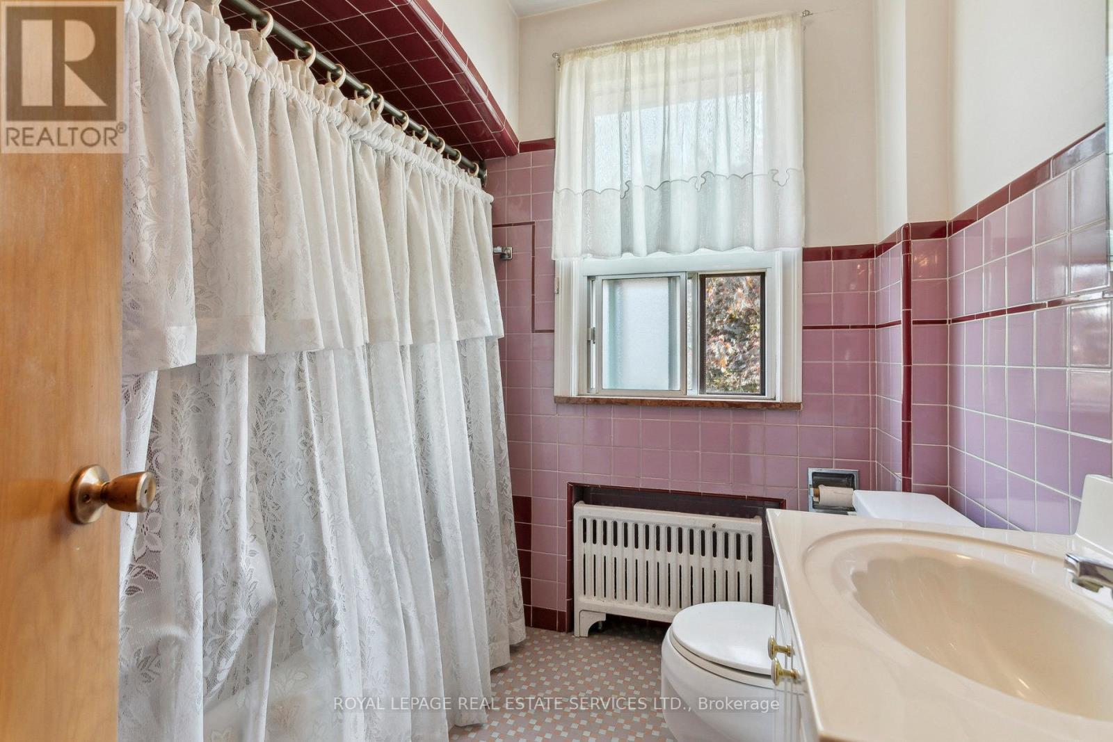 28 Cornelius Parkway, Toronto, Ontario  M6L 2K3 - Photo 36 - W12368358