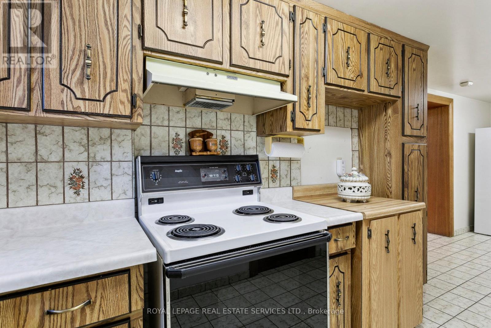 28 Cornelius Parkway, Toronto, Ontario  M6L 2K3 - Photo 40 - W12368358