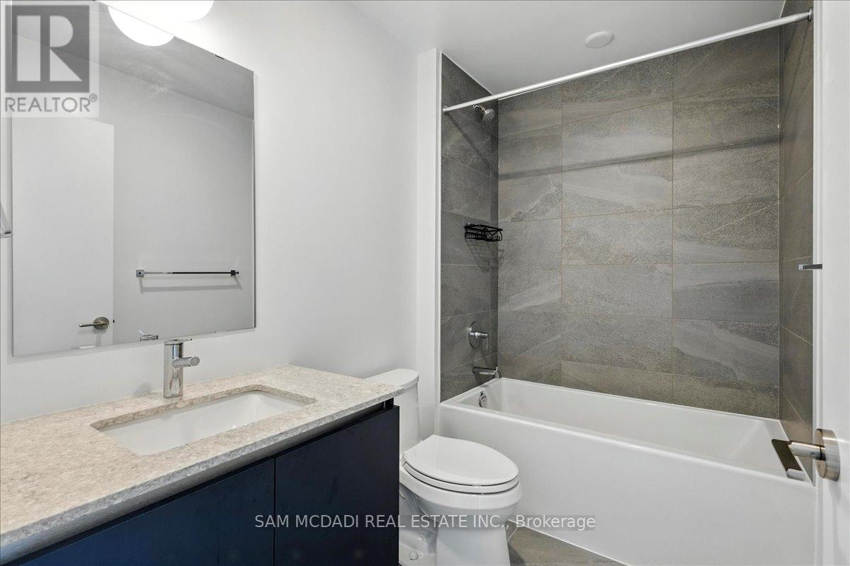 722 - 405 Dundas Street W, Oakville, Ontario  L6M 5P9 - Photo 4 - W12368361