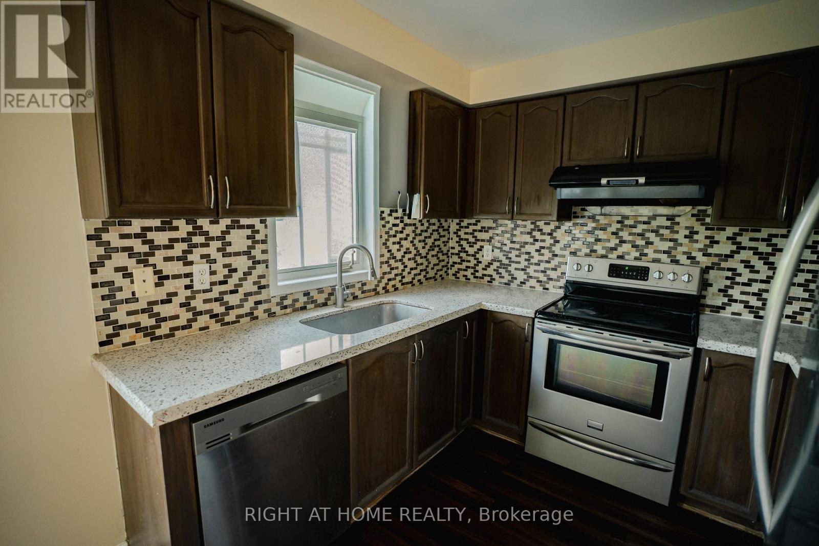 16 Lonestar Crescent, Brampton, Ontario  L7A 2H9 - Photo 16 - W12368364