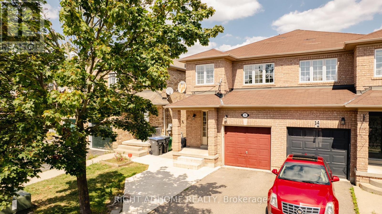 16 Lonestar Crescent, Brampton, Ontario  L7A 2H9 - Photo 2 - W12368364