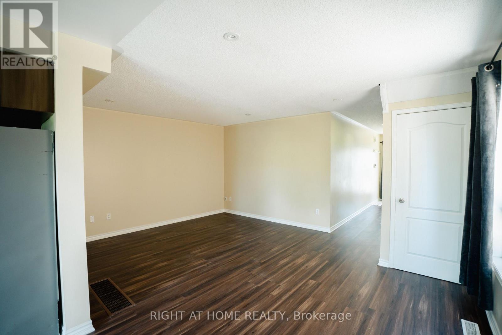 16 Lonestar Crescent, Brampton, Ontario  L7A 2H9 - Photo 27 - W12368364