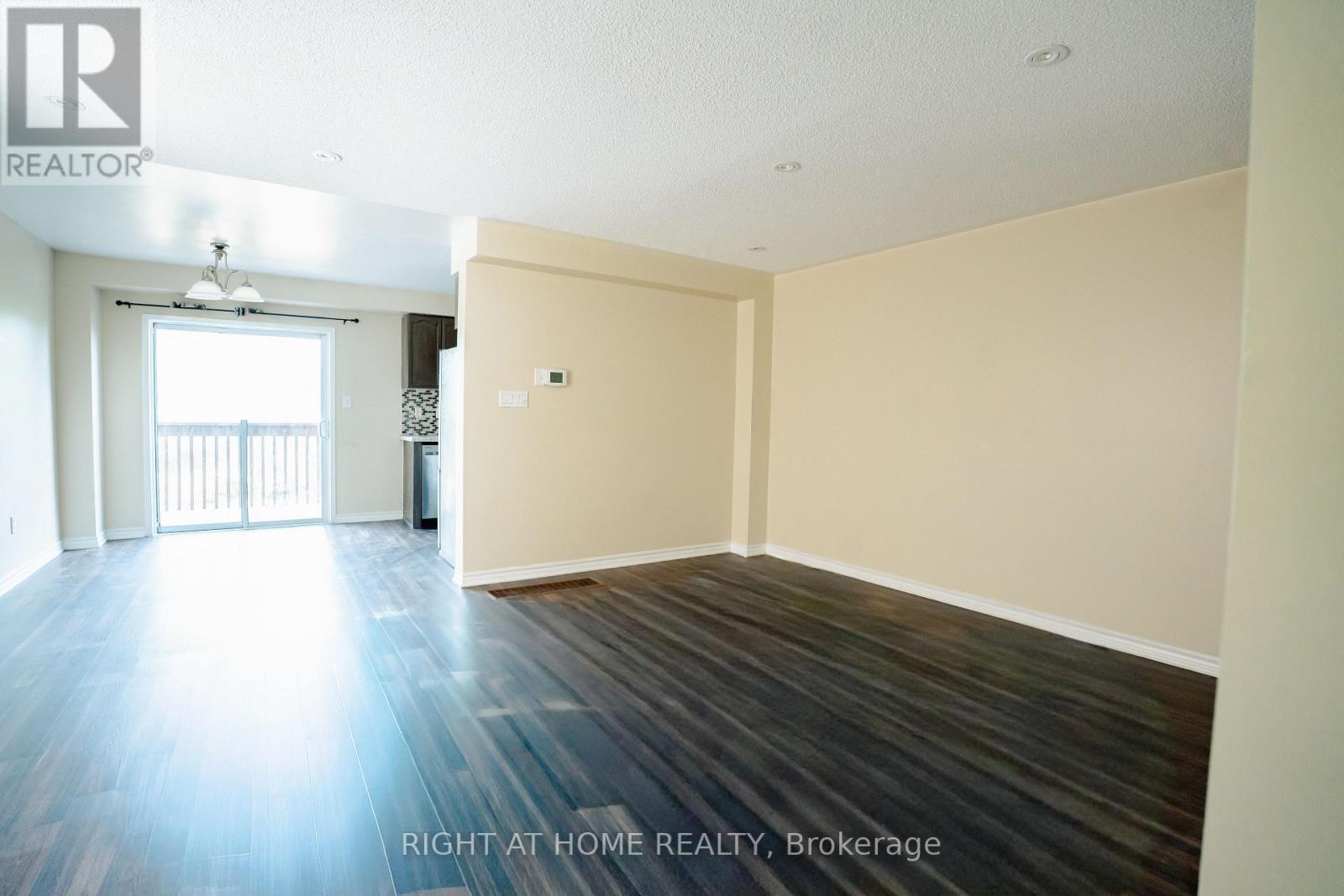 16 Lonestar Crescent, Brampton, Ontario  L7A 2H9 - Photo 9 - W12368364