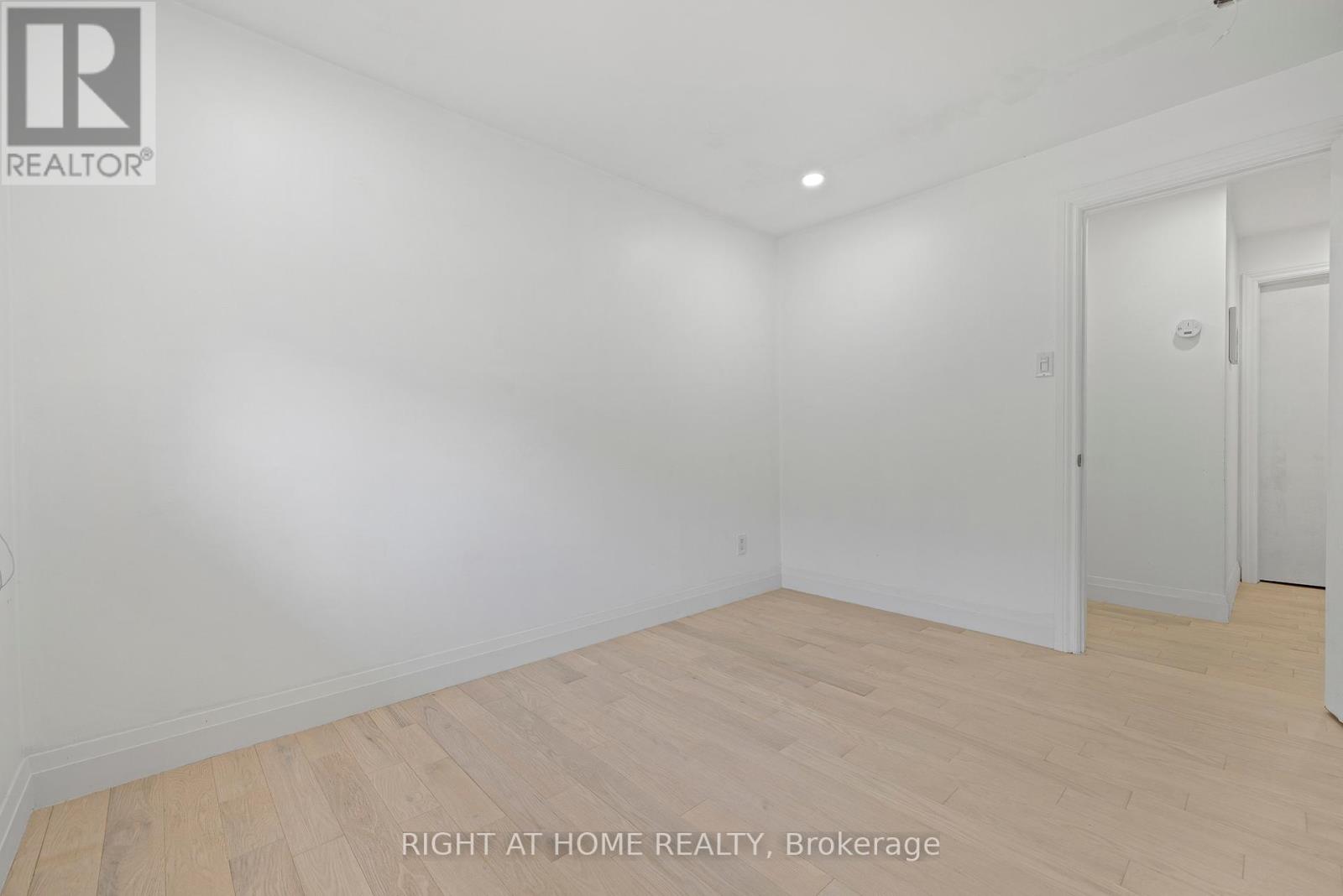 1147 Saturnia Crescent, Mississauga, Ontario  L4Y 2M2 - Photo 14 - W12348273
