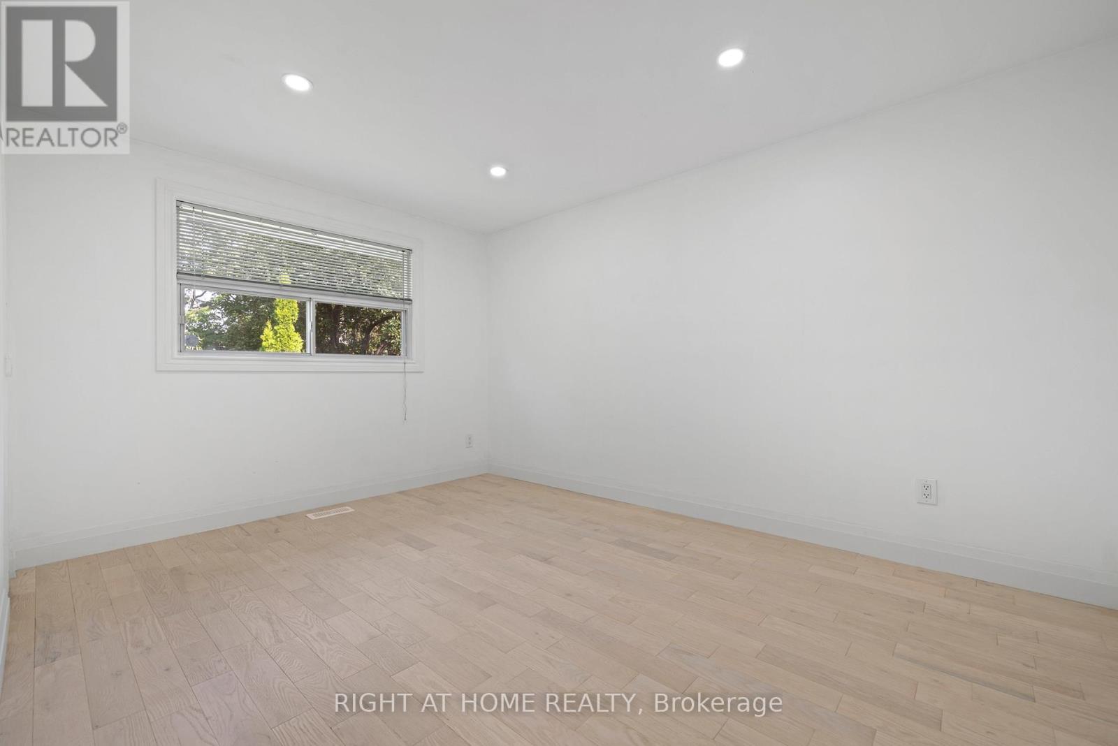 1147 Saturnia Crescent, Mississauga, Ontario  L4Y 2M2 - Photo 11 - W12348273