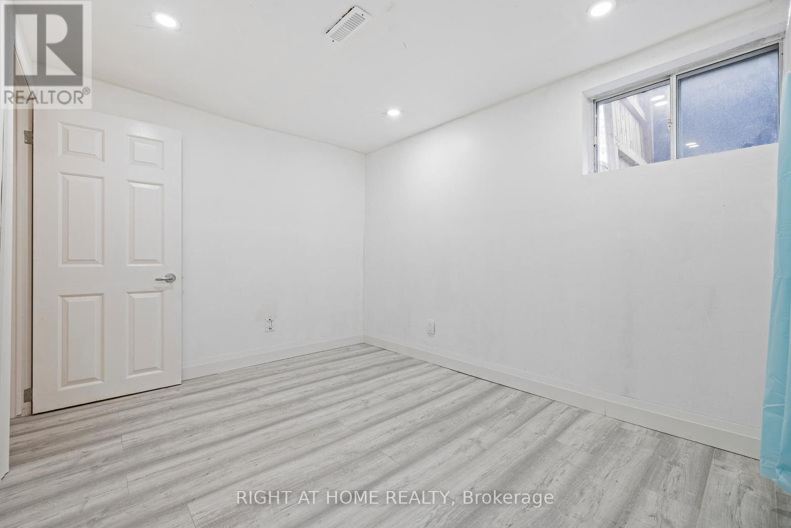 1147 Saturnia Crescent, Mississauga, Ontario  L4Y 2M2 - Photo 23 - W12348273