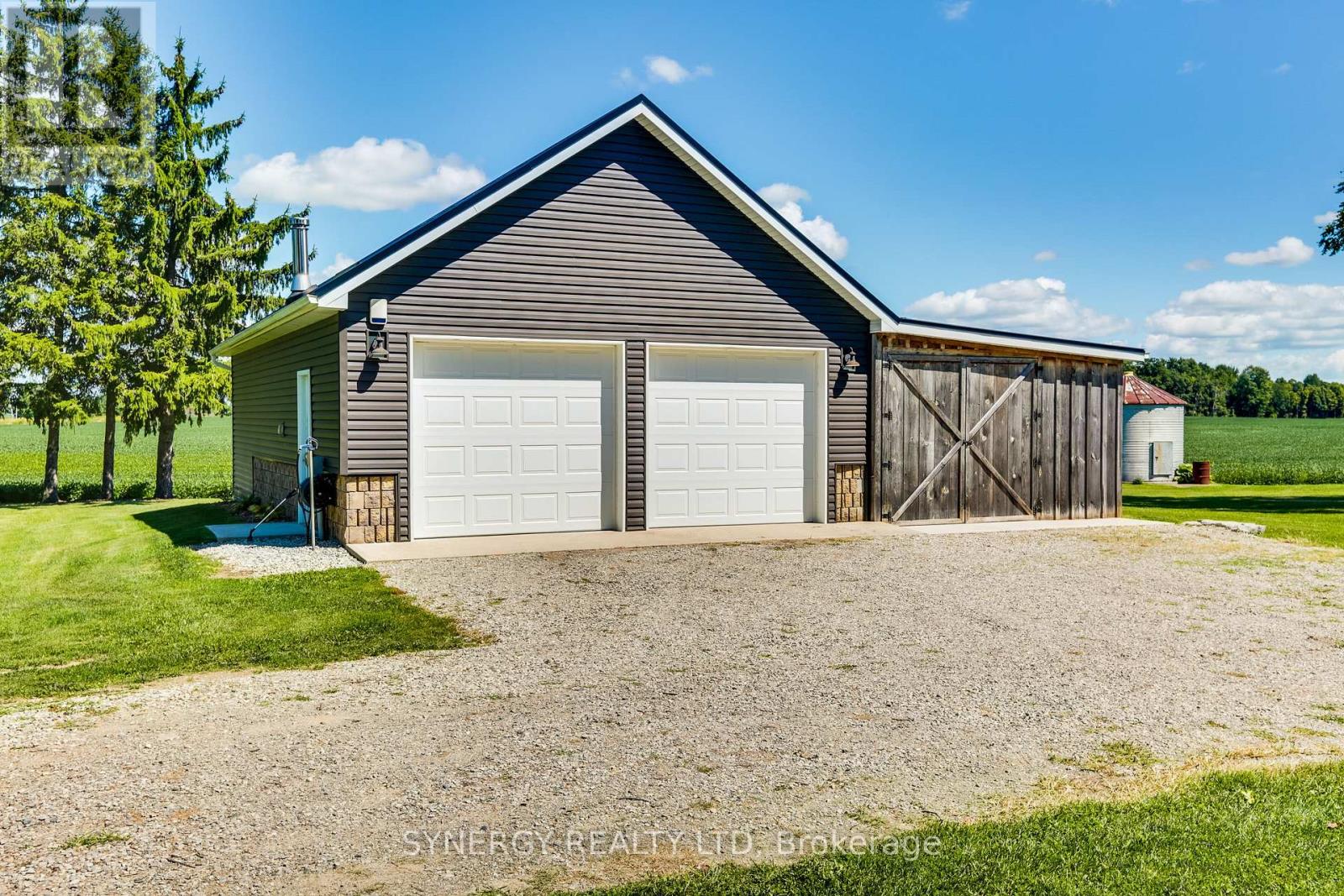 6339 Irish Drive, Southwest Middlesex, Ontario  N0L 1T0 - Photo 10 - X12368428