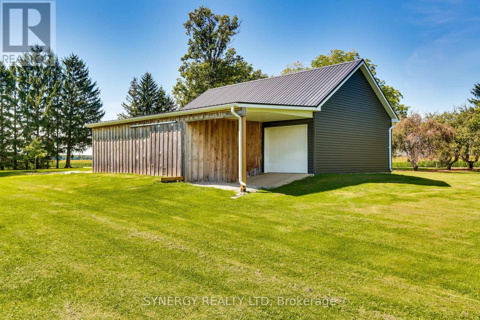 6339 Irish Drive, Southwest Middlesex, Ontario  N0L 1T0 - Photo 11 - X12368428