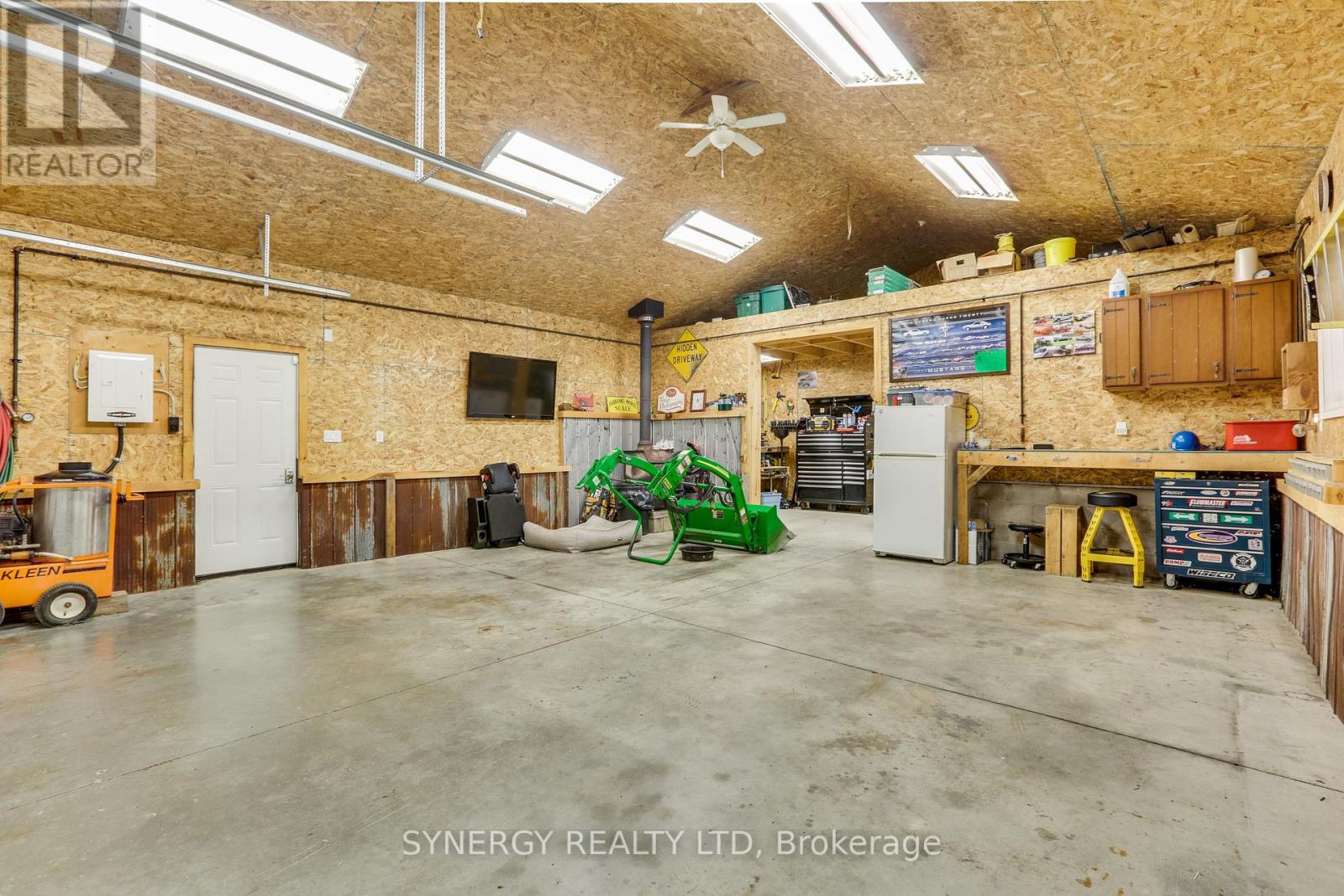 6339 Irish Drive, Southwest Middlesex, Ontario  N0L 1T0 - Photo 12 - X12368428