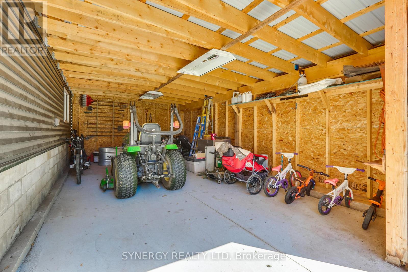 6339 Irish Drive, Southwest Middlesex, Ontario  N0L 1T0 - Photo 14 - X12368428